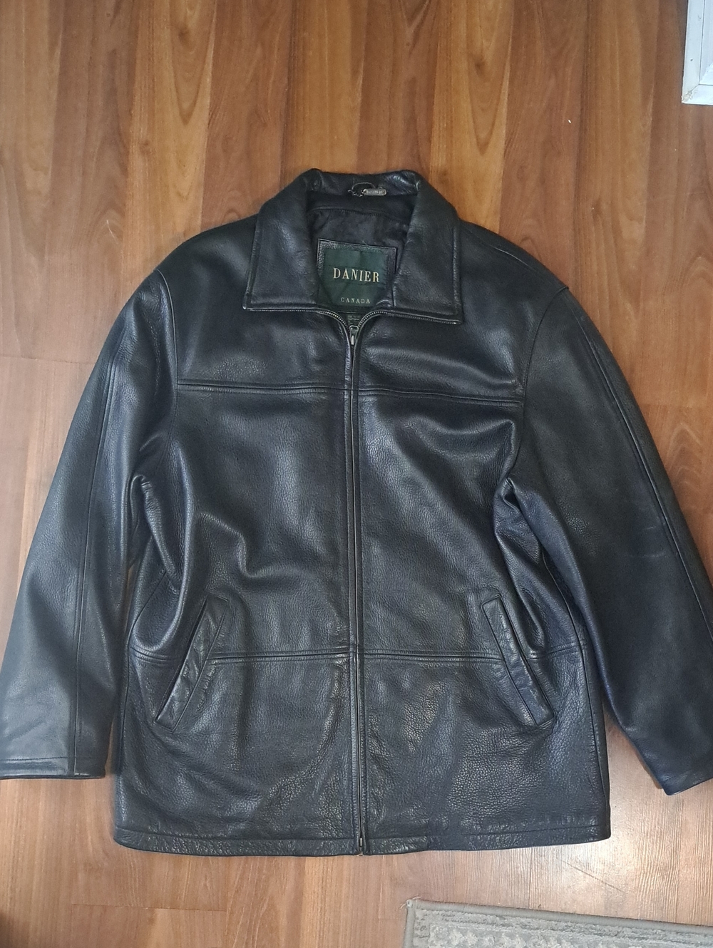 Vintage Danier Men's Black Leather Zip-Up Bomber Jacket